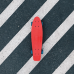 rotes Skateboard