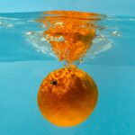 Orange im Wasser